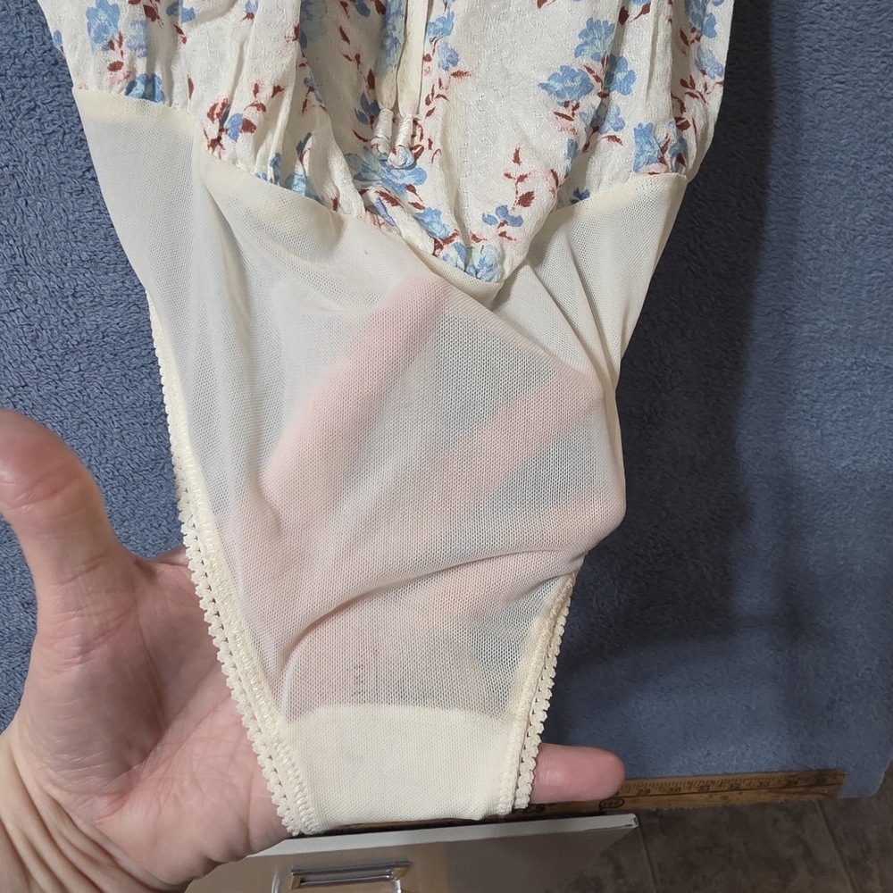 New- Free People Bodysuit Medium Take It Away Intimately Ivory Floral - Picture 4 of 12